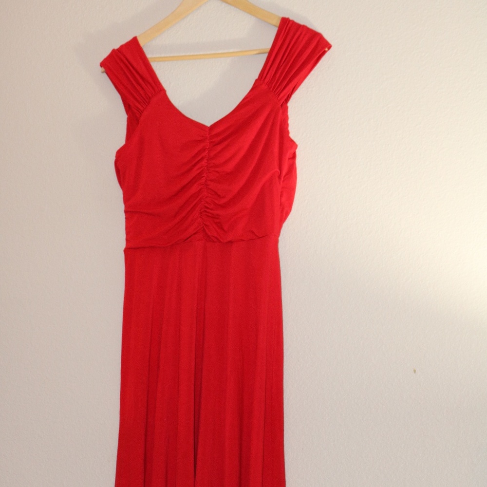 Red Dress - Picture 2 of 3